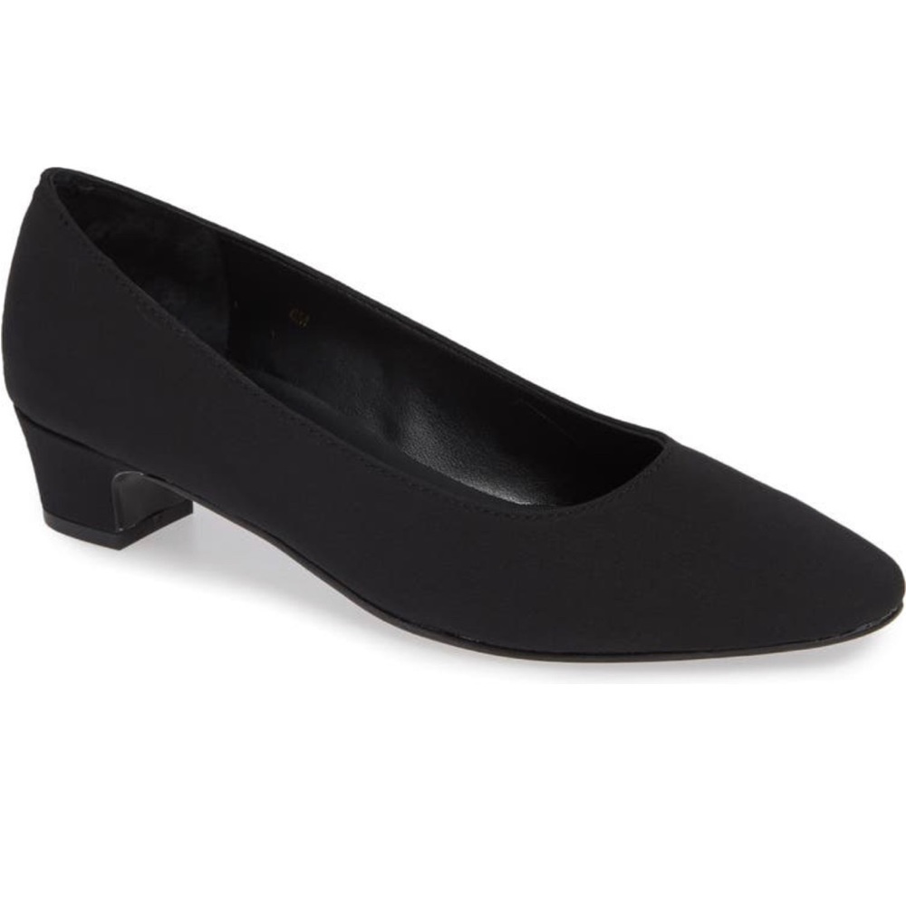 VANELi Astyr Almond Toe Pump Size 8N